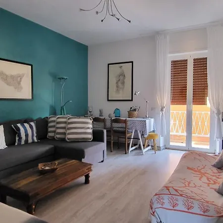 Your Seaside Flat شقة بورتو سانتو ستيفانو